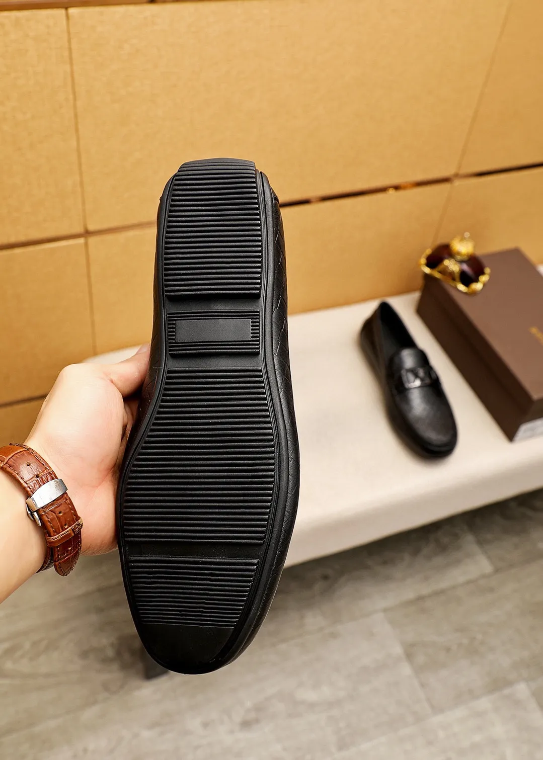 Men's Men's Shoes 💰: 420 💐BV Men's Slip-on Shoes® [BOTTEGA VENETA] Official website counter new model, one-to-one mold opening ⚠Italian calfskin embossed ➕Cow 🐂 leather lining. Driving slip-ons, available at counters, sizes 39-44 (38.45🉑️customized)